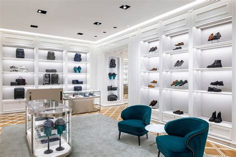 gucci shop calgary|gucci shoes holt renfrew.